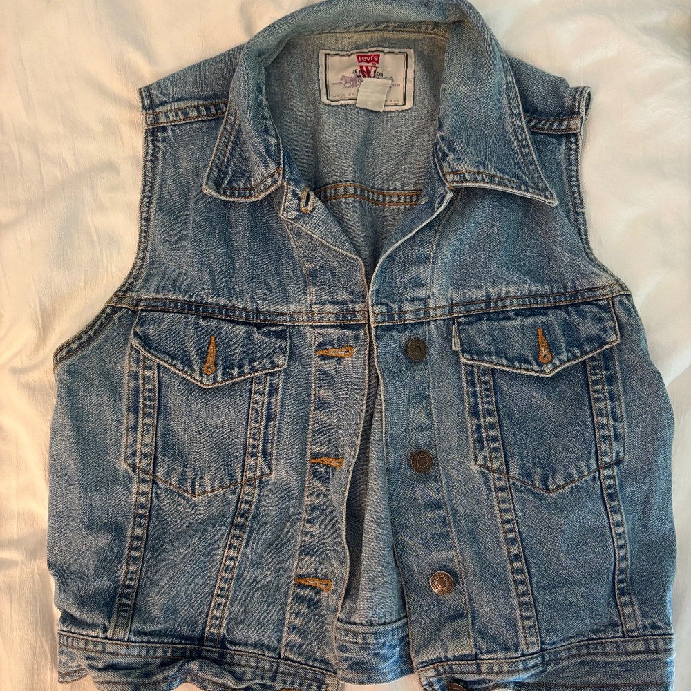 Levi’s Denim Vest (Size M)
